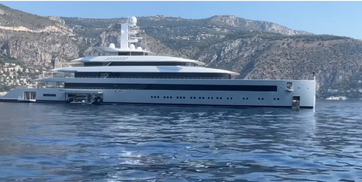 To εντυπωσιακό superyacht του ιδρυτή του Whatsapp βρέθηκε στη Βάρκιζα &#8211; Ποιός είναι ο Jan Koum