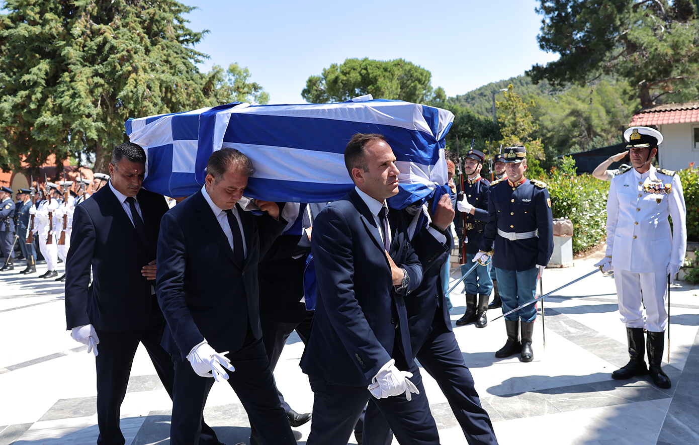 Σε λίγη ώρα το τελευταίο αντίο στον Γιώργο Σουφλιά &#8211; Το παρών στην κηδεία θα δώσει ο Κυριάκος Μητσοτάκης