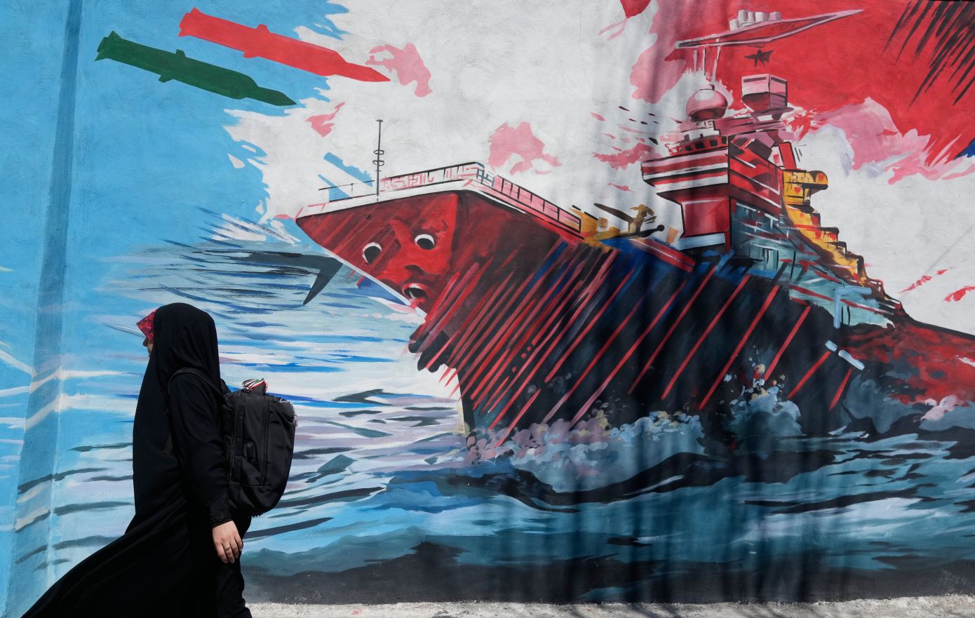 Σύγχυση με τη συμφωνία ΗΠΑ-Ιράν: Ο Τραμπ μιλά για υπογραφές το Σαββατοκύριακο, η Τεχεράνη ρίχνει πάγο
