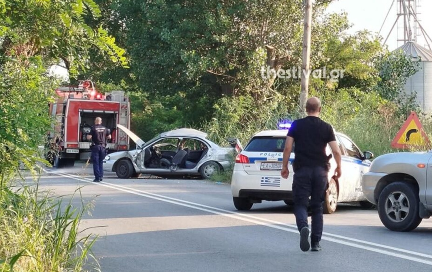 Τραγωδία στη Θεσσαλονίκη: Ένας νεκρός και ένας τραυματίας μετά από μετωπική σύγκρουση δύο αυτοκινήτων &#8211; Δείτε φωτογραφίες