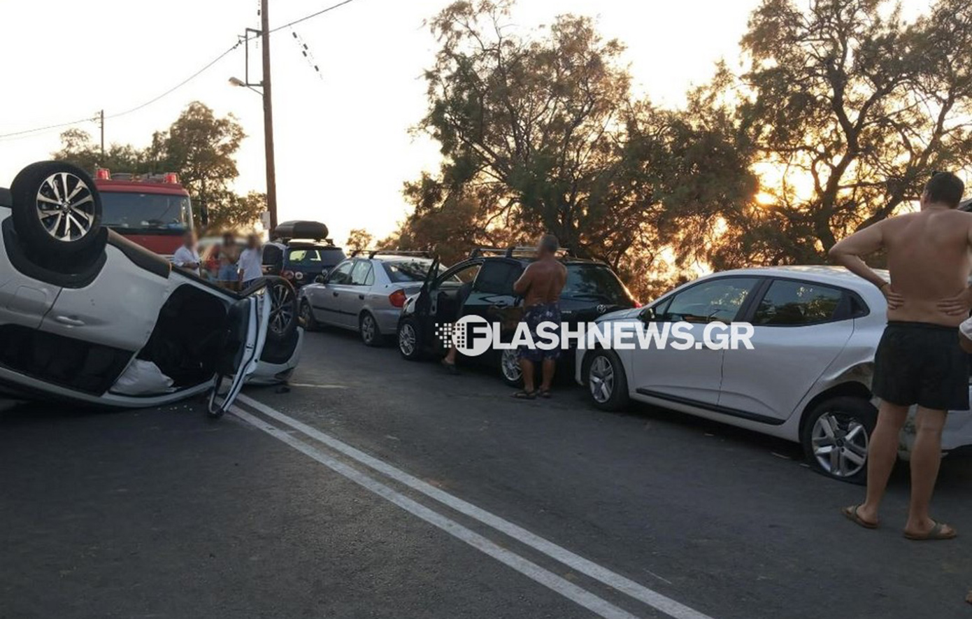 Χανιά: Πανικός στην παραλία του Καλαθά – Τούμπαρε αυτοκίνητο