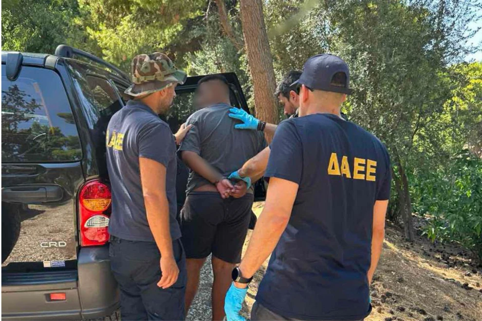 Πώς οι Αρχές βρήκαν τους τρεις που ευθύνονται για τη φωτιά στο θέατρο Μπάντμιντον &#8211; Φέρεται να έκαιγαν καλώδια για να αφαιρέσουν τον χαλκό