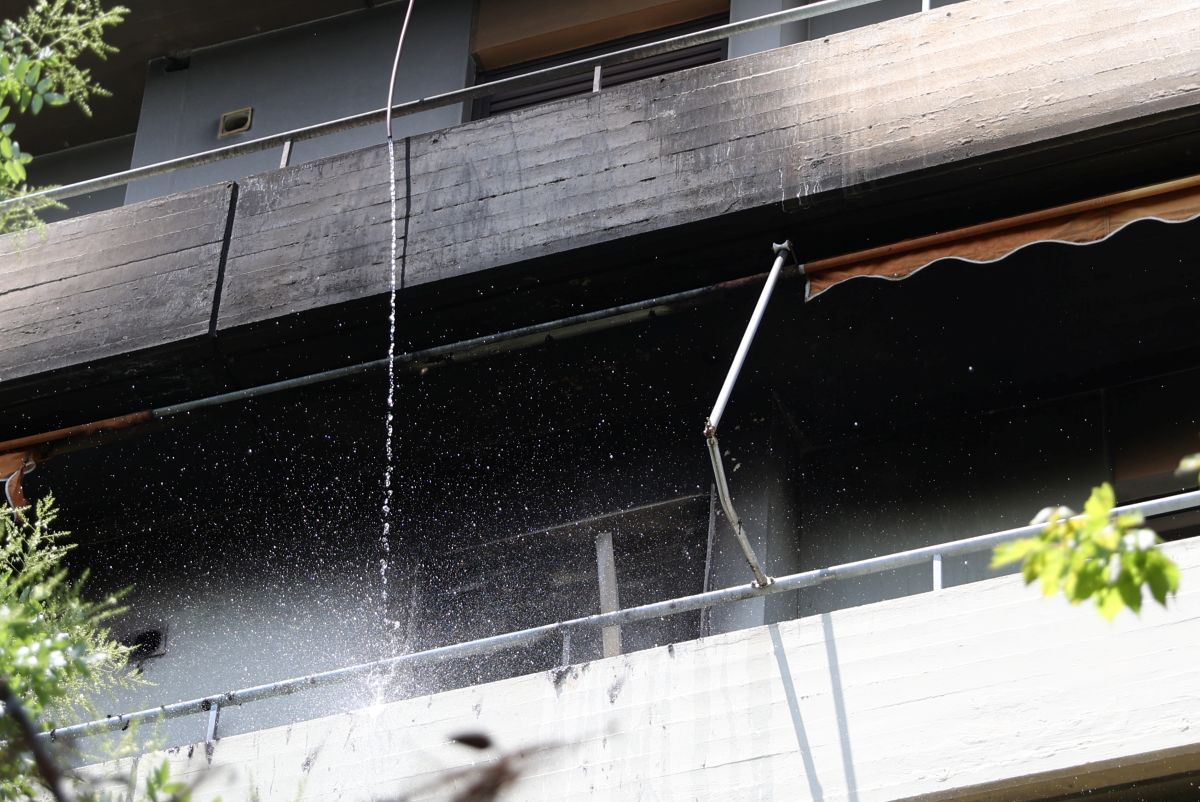Υπό έλεγχο η φωτιά σε διαμέρισμα στα Άνω Πατήσια