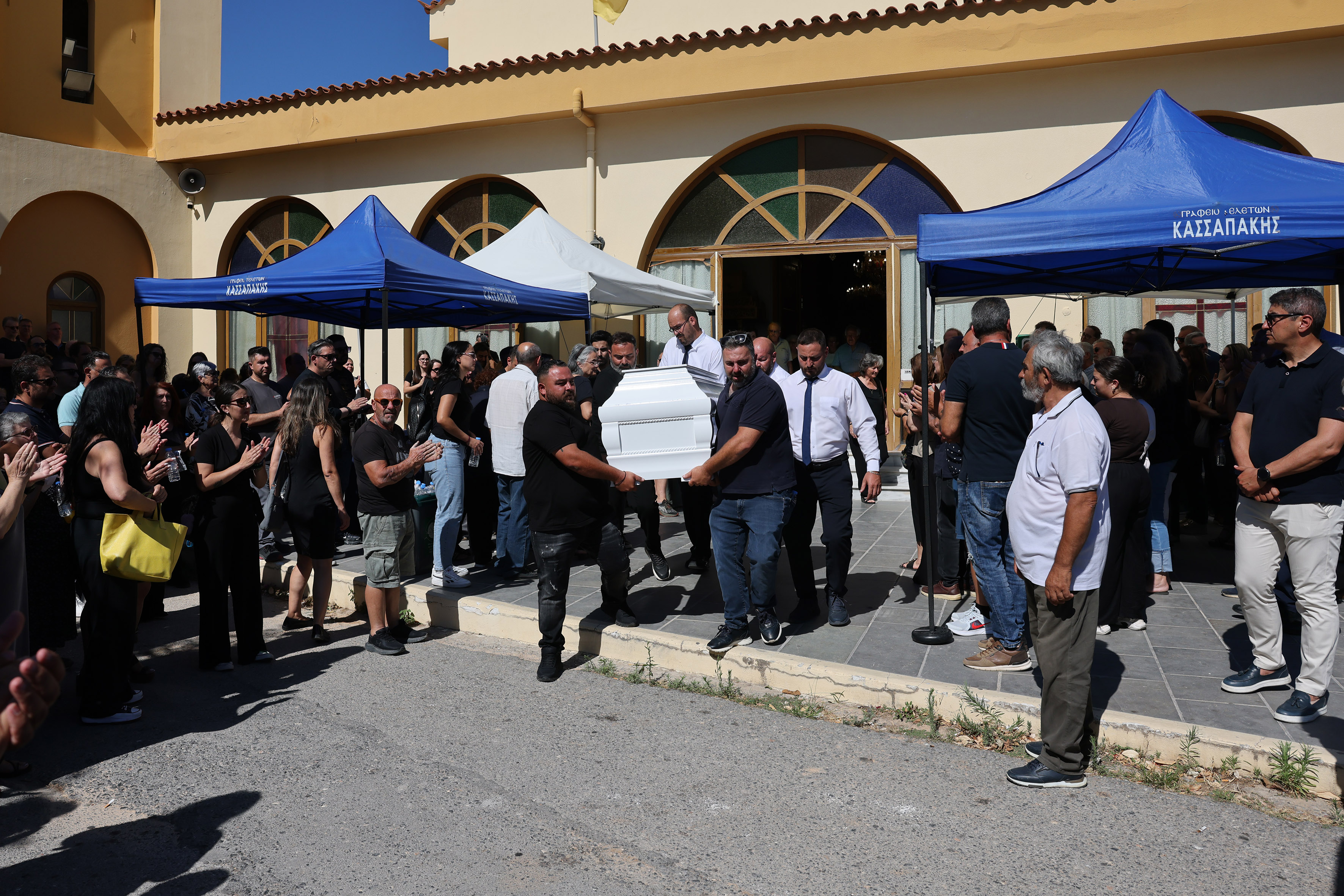 Μαρία Αντωνογιαννάκη: Βουβός ο πόνος στην κηδεία της &#8211; Ο σπαρακτικός επικήδειος του αρχισυντάκτη της