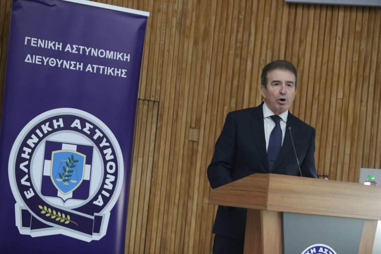 Τέλος εποχής για τα μπλοκάκια της Τροχαίας: Άμεσος έλεγχος, ψηφιακή αφαίρεση διπλώματος, αποστολή με SMS