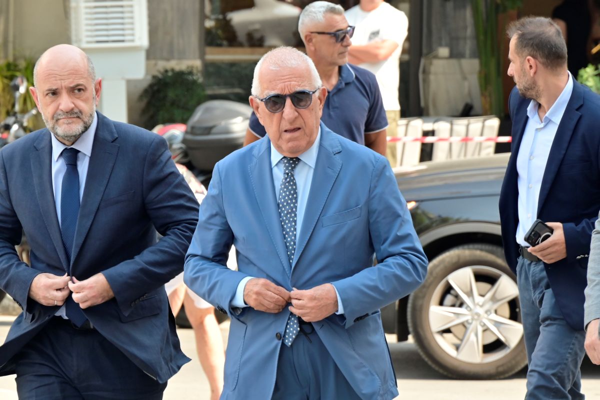 Η αποκάλυψη του Νικήτα Κακλαμάνη για τη Μάρω Κοντού: «Πάλεψε δύο χρόνια μόνη της με τον καρκίνο, αλλά έφυγε όρθια και με αξιοπρέπεια»