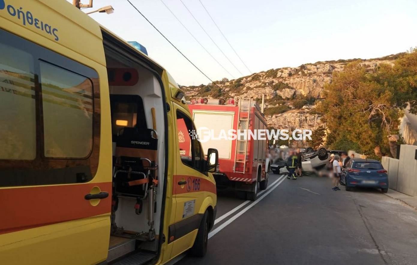 Χανιά: Πανικός στην παραλία του Καλαθά – Τούμπαρε αυτοκίνητο
