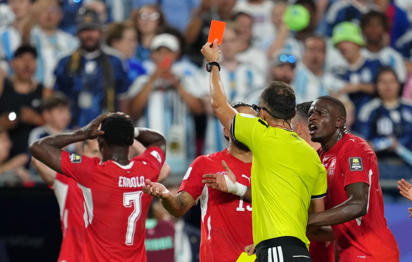 Μουντιάλ 2026 &#8211; IFAB: Λάθος η αποβολή του Εμπολό στο Αργεντινή &#8211; Ελβετία