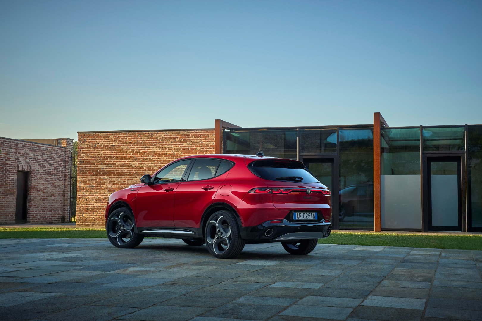 Διαθέσιμη στην Ελλάδα η νέα Alfa Romeo Tonale Ibrida Διαθέσιμη στην Ελλάδα η νέα Alfa Romeo Tonale Ibrida
