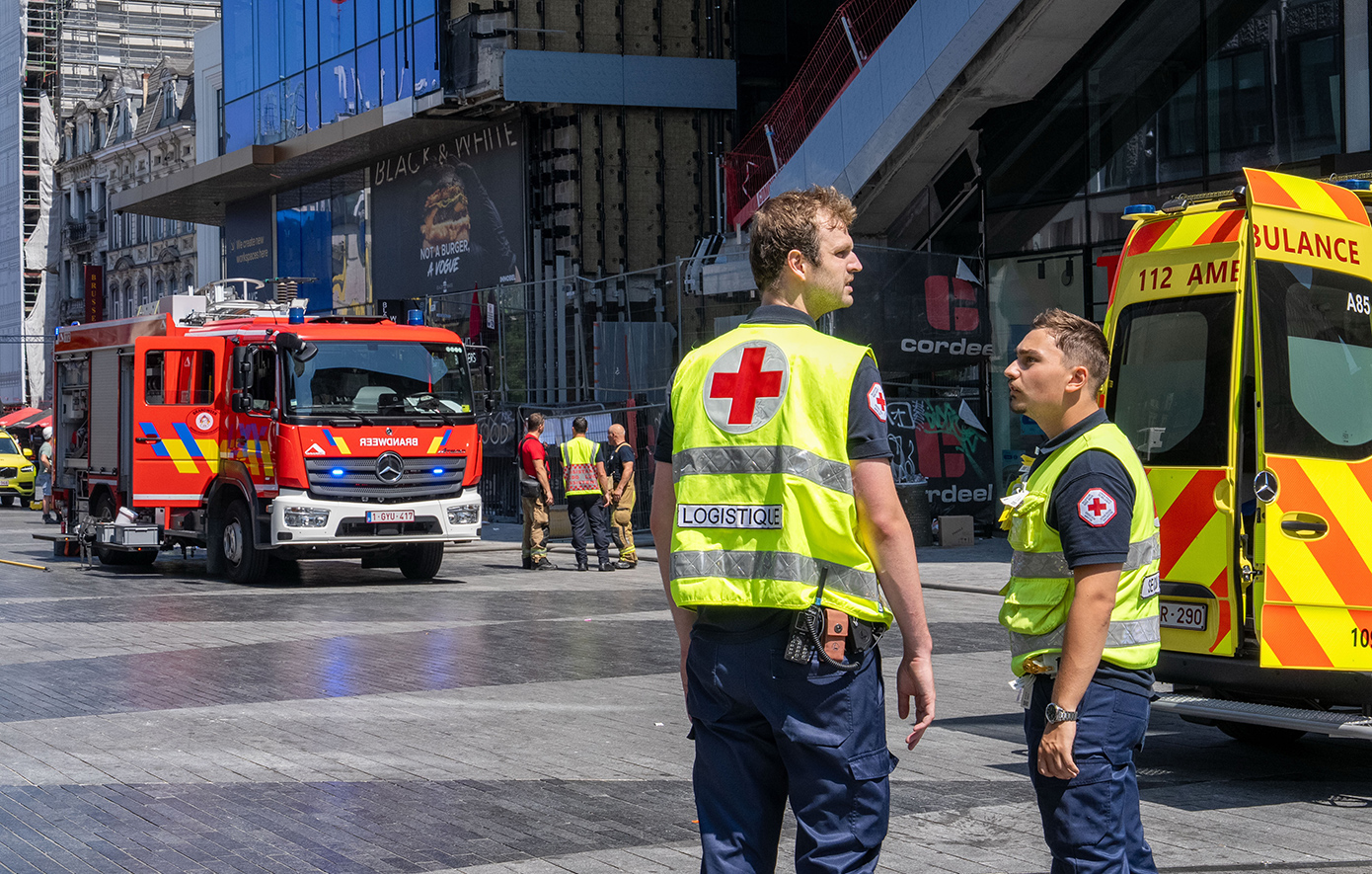 Εθνική τραγωδία στις Βρυξέλλες από τη φωτιά σε εργοτάξιο ουρανοξύστη &#8211; Τουλάχιστον τέσσερις νεκροί &#8211; Έχουν εντοπίσει πτώματα μέσα σε ασανσέρ