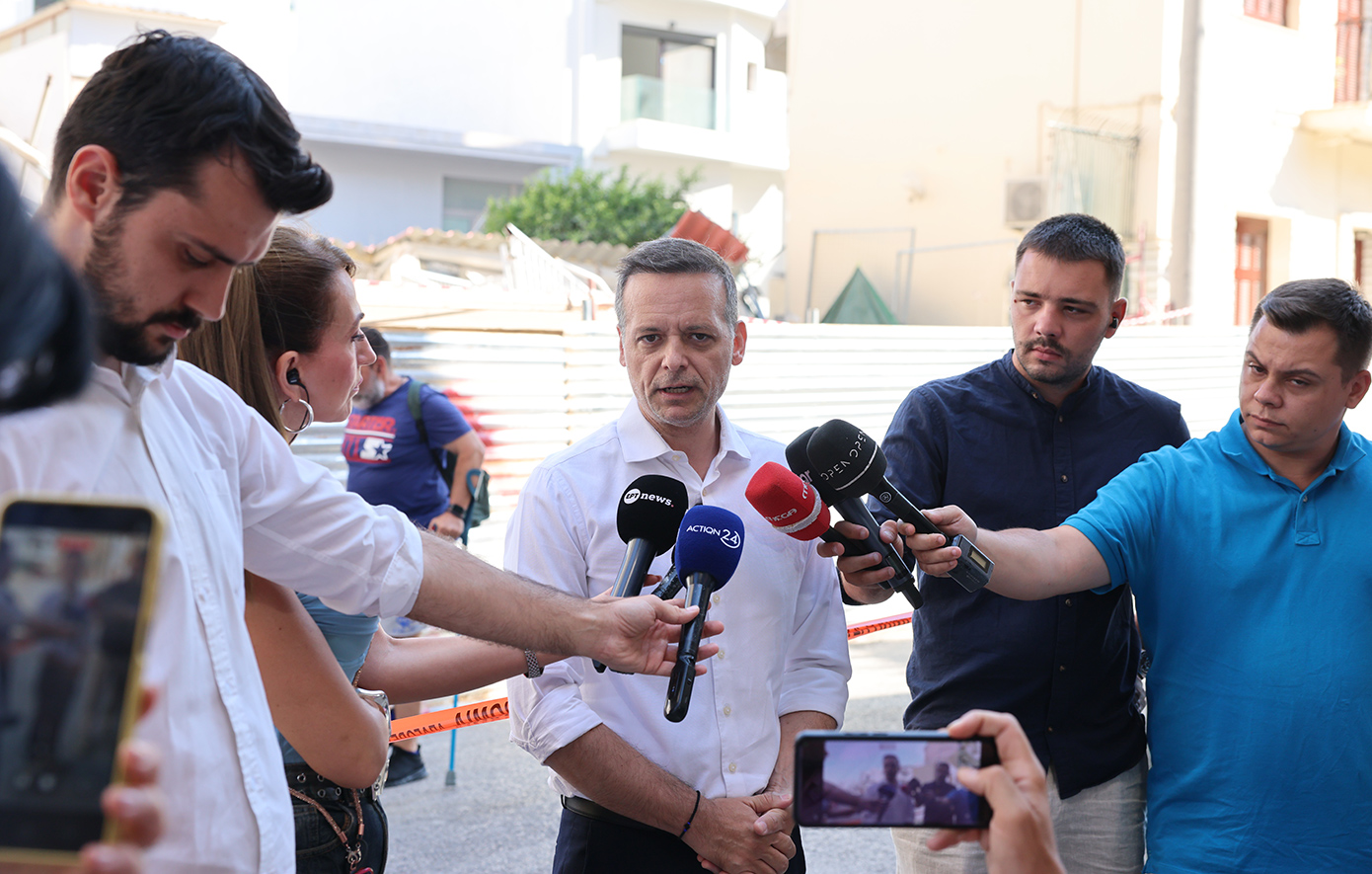 Επίδομα 3.000 ευρώ για κάθε νοικοκυριό και προσωρινή στέγαση για τους πληγέντες στα Πετράλωνα ανακοίνωσε ο Δούκας