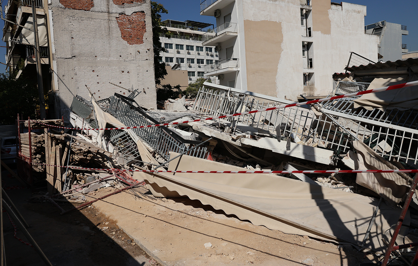 Η μηχανικός που έσωσε τους ενοίκους στα Πετράλωνα περιγράφει τις δραματικές στιγμές – Γιατί χαρακτηρίζει τύχη την ώρα που έφτασε