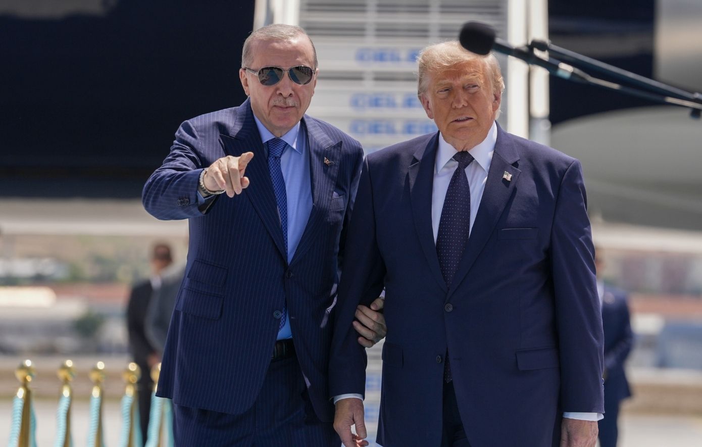 Τα «βαριά» βήματα Ερντογάν και η απώλεια προσανατολισμού του Τραμπ έβαλαν φωτιά στα παρασκήνια στην Άγκυρα