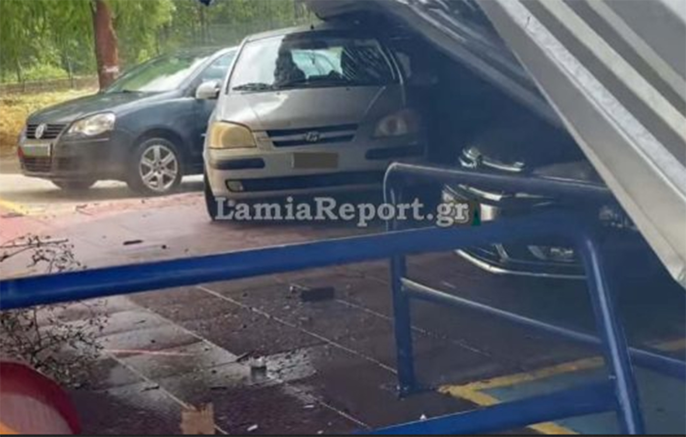 Σαρωτικό μπουρίνι στη Φθιώτιδα ξήλωσε στέγη και την έριξε πάνω σε αυτοκίνητα – Δείτε βίντεο