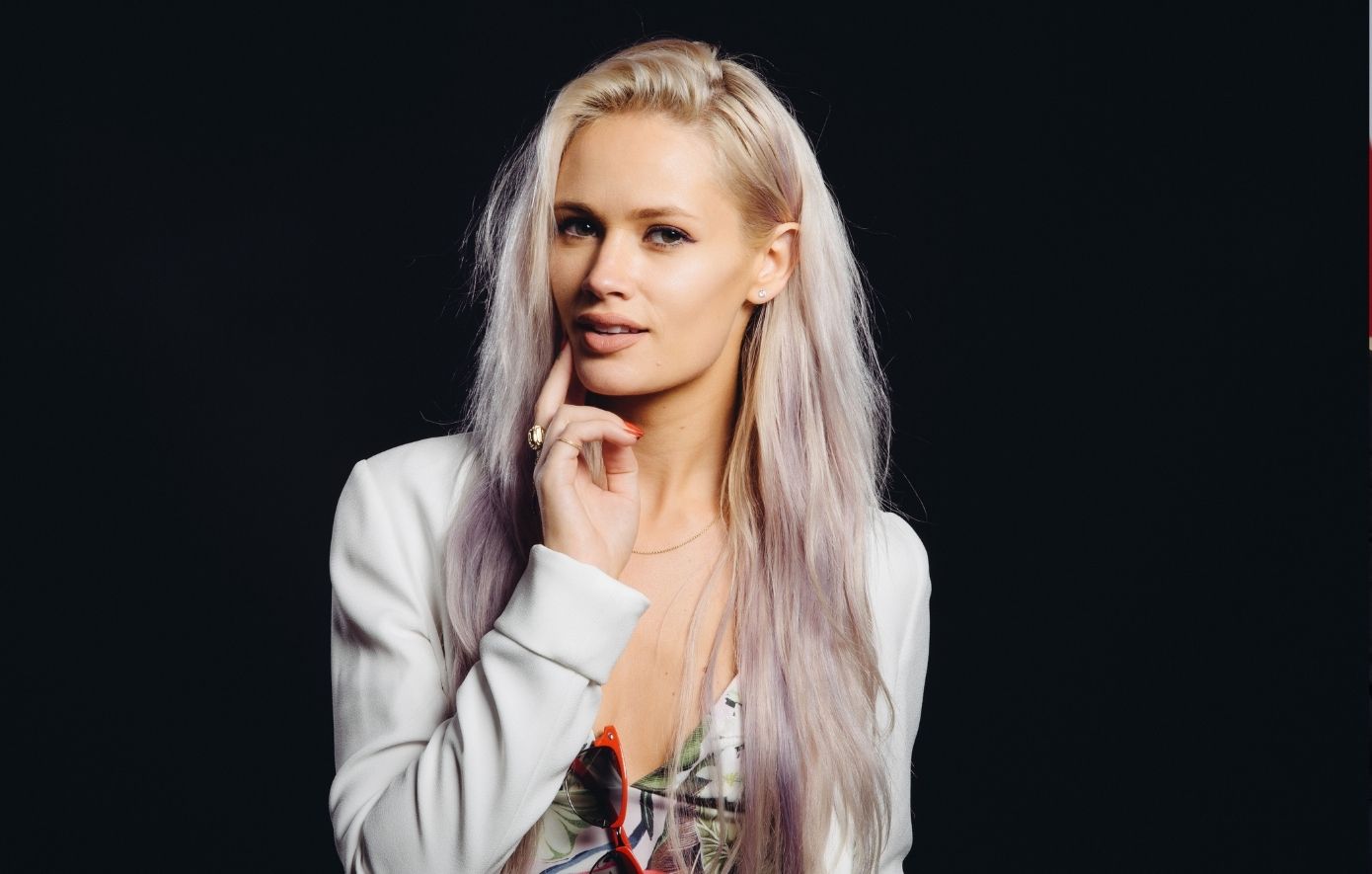 Lauren Bennett: Ιδιωτικό μνημόσυνο στο Λονδίνο για τη φωνή του «Party Rock Anthem» – Τον Οκτώβριο η έρευνα για τον θάνατό της