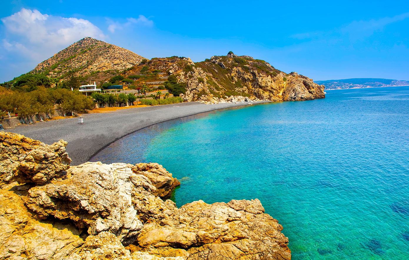 Γιατί αφαιρέθηκε η «Γαλάζια Σημαία» από εννέα παραλίες σε Χίο και Πάρο