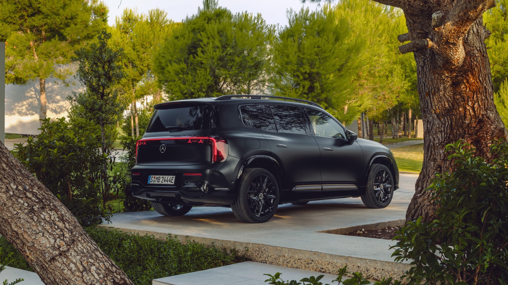 Mercedes-Benz GLB: Στην Ελλάδα με τιμή από 49.550 ευρώ Mercedes-Benz GLB: Στην Ελλάδα με τιμή από 49.550 ευρώ