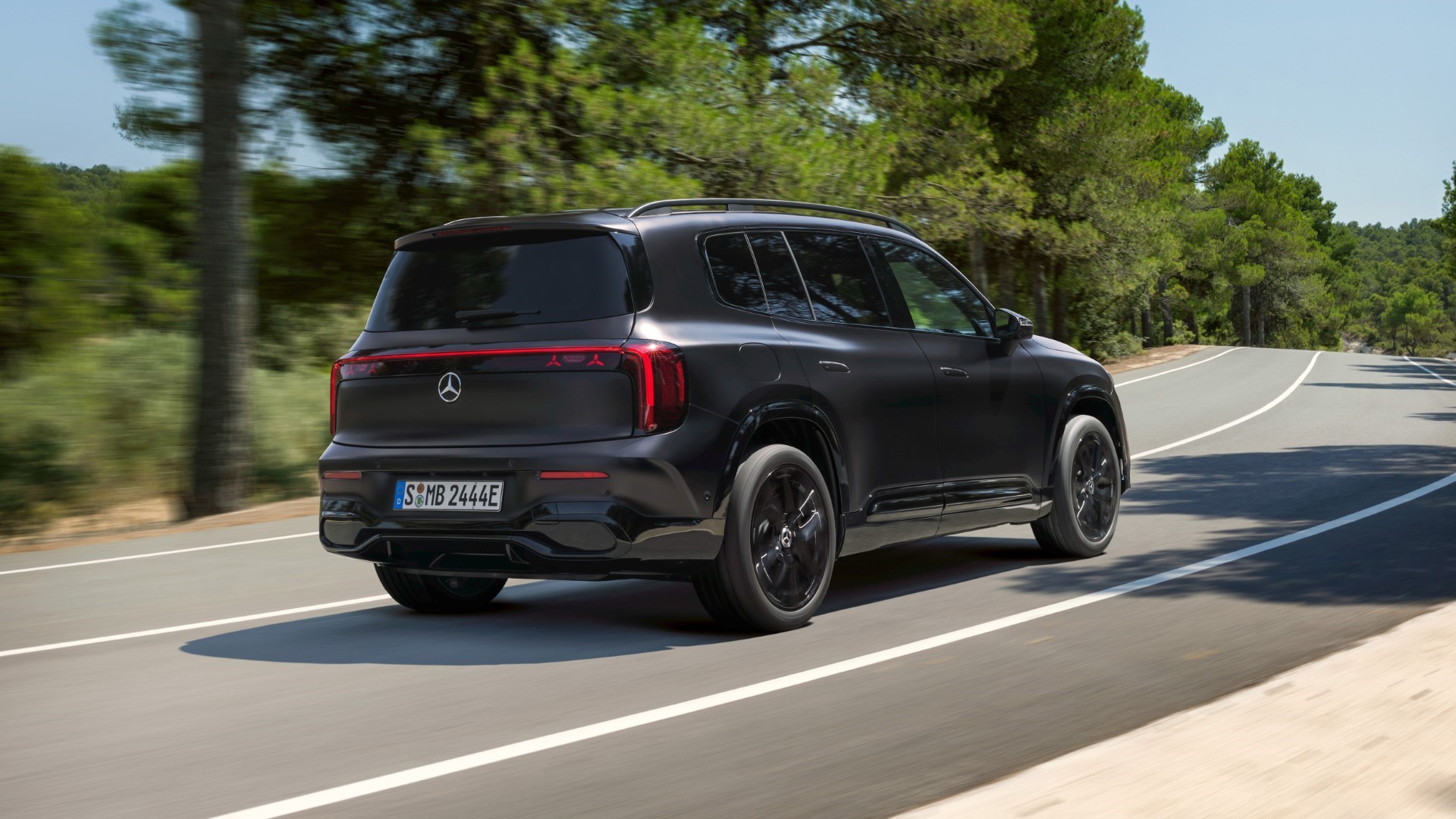 Mercedes-Benz GLB: Στην Ελλάδα με τιμή από 49.550 ευρώ Mercedes-Benz GLB: Στην Ελλάδα με τιμή από 49.550 ευρώ