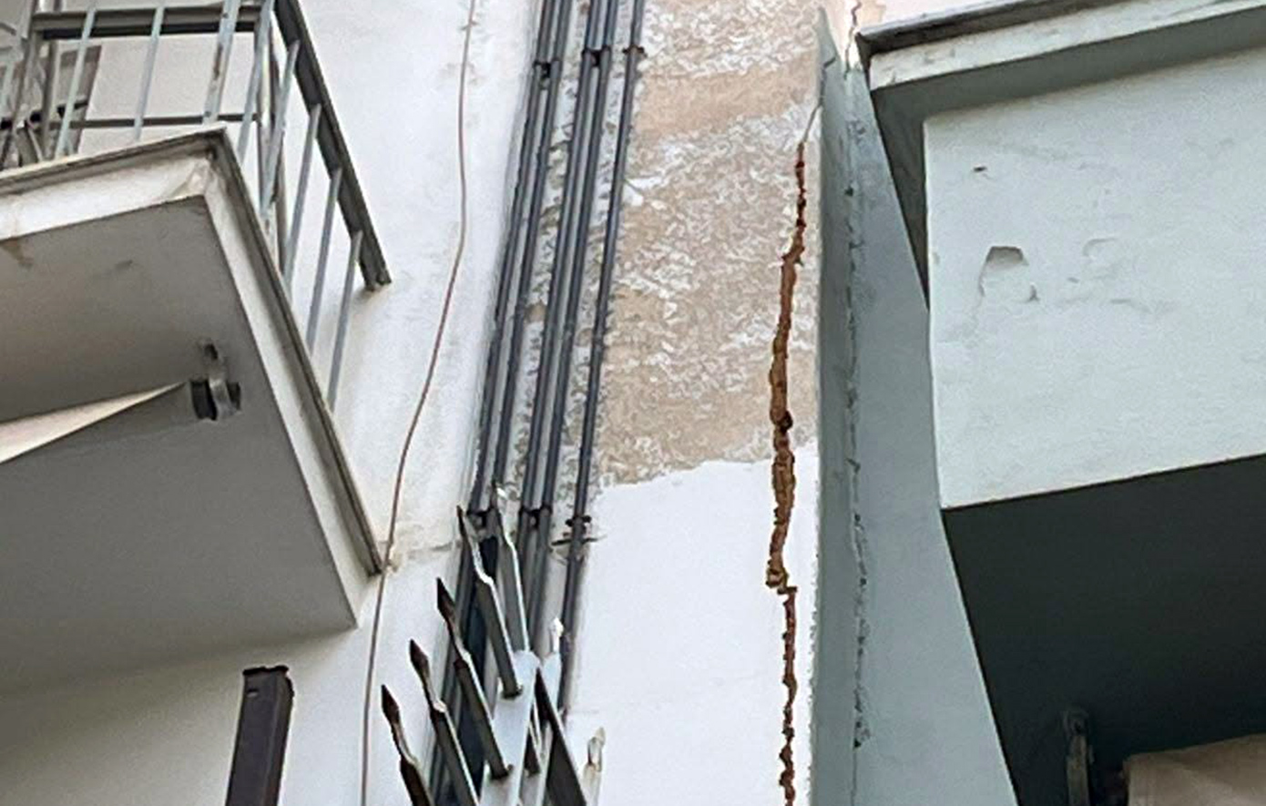 Εισαγγελική έρευνα μετά τις καταγγελίες για ρωγμές σε πολυκατοικίες στην Κυψέλη λόγω έργων του Μετρό