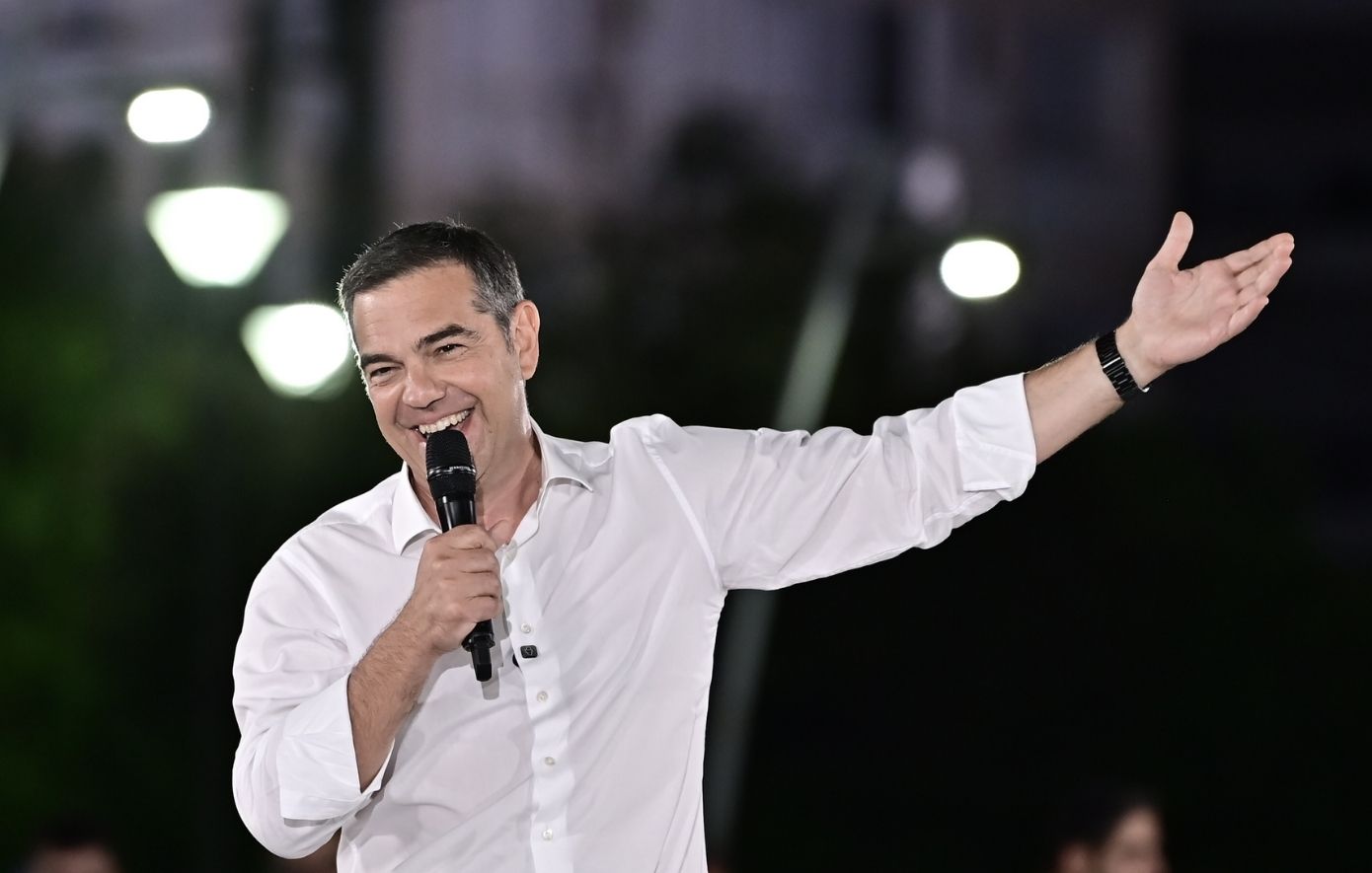 Τσίπρας από Περιστέρι: Θα στείλω λουλούδια στον Άδωνι, κάθε φορά που μας βρίζει, ανεβαίνουμε στις δημοσκοπήσεις