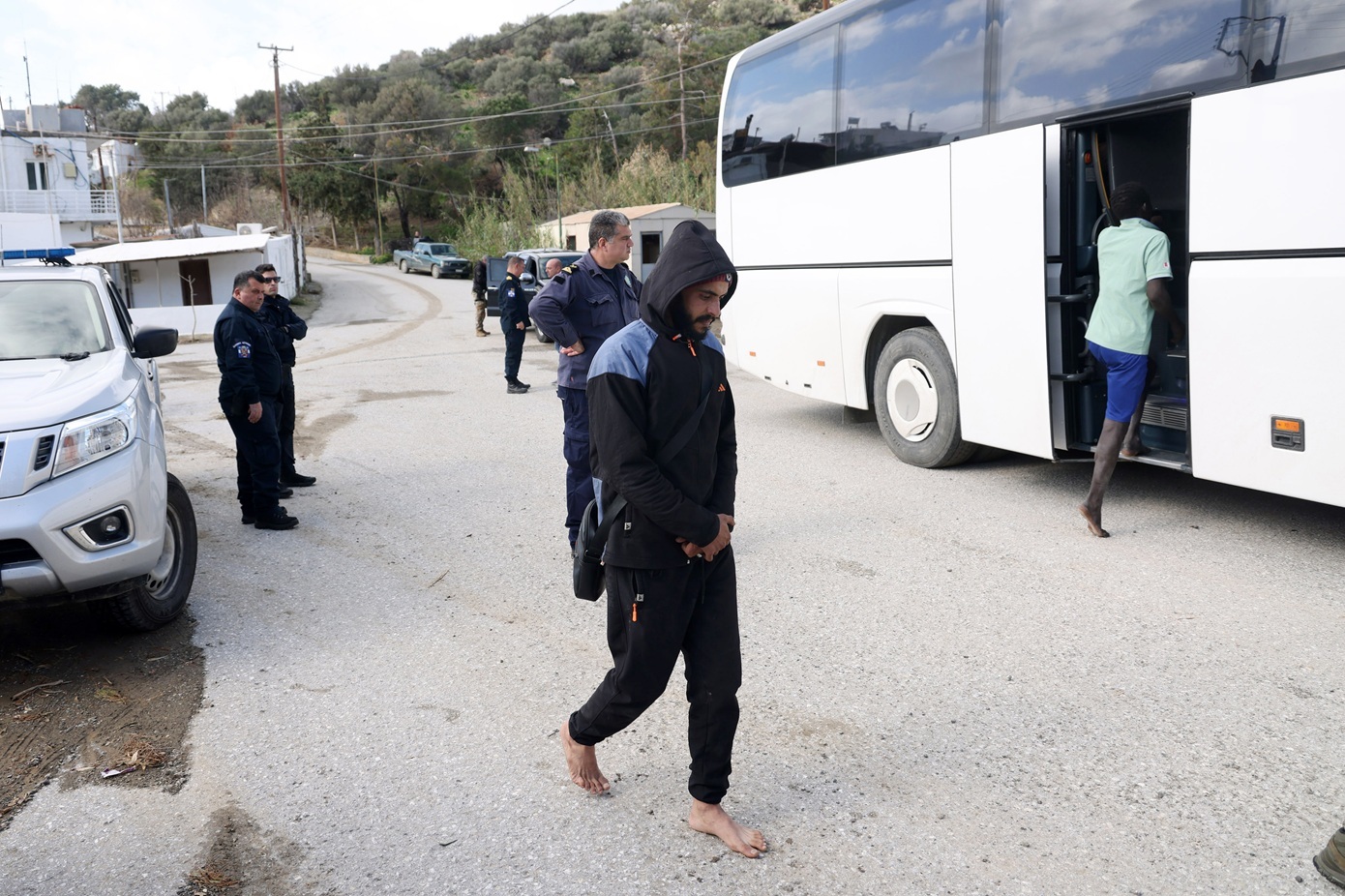 Στους Καλούς Λιμένες μεταφέρθηκαν 43 μετανάστες από το Σουδάν και το Μπαγκλαντές