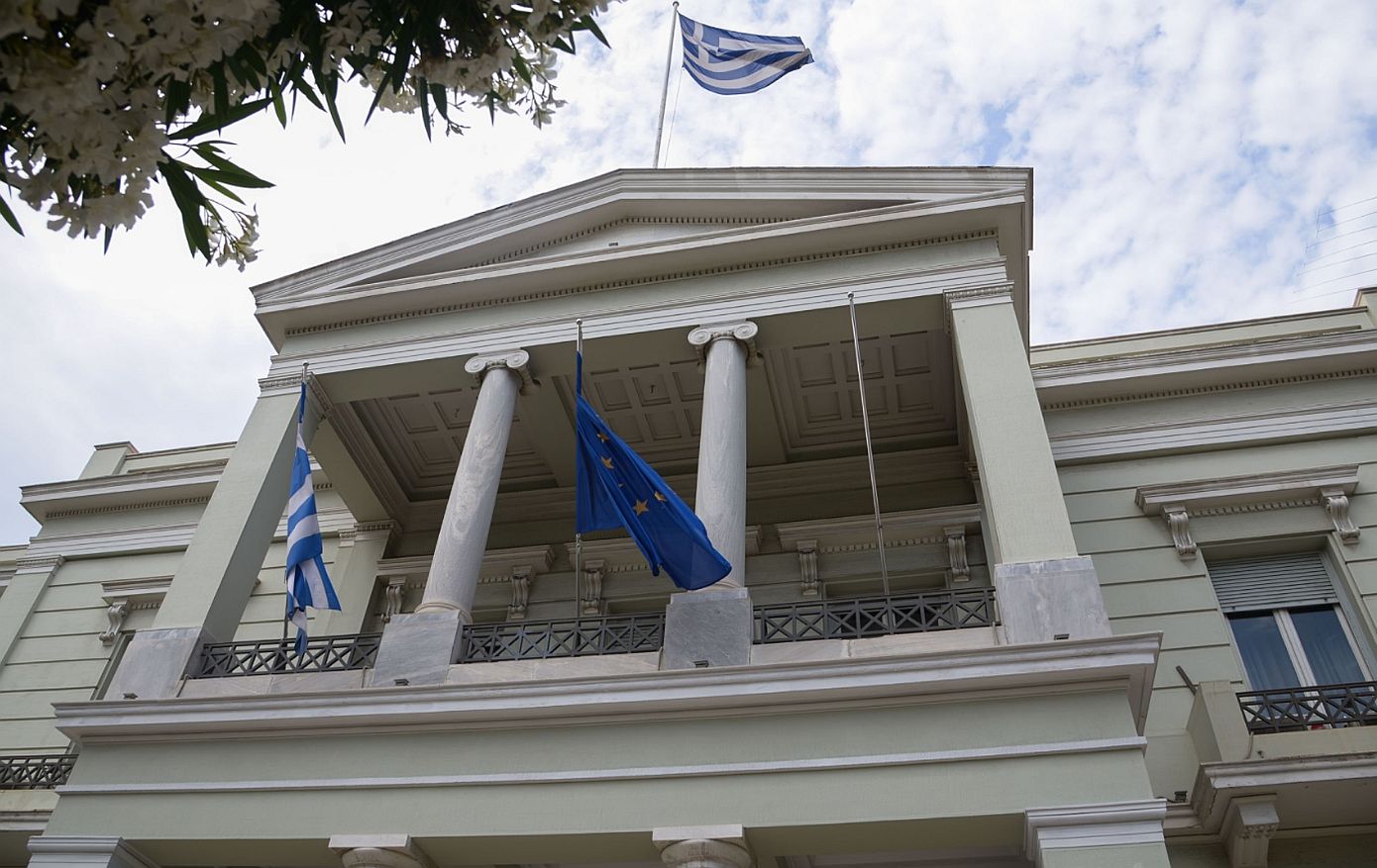 Ελληνικό ΥΠΕΞ: Βαθιά ανησυχία για τις επαναλαμβανόμενες εισβολές drones στον εναέριο χώρο της Ρουμανίας