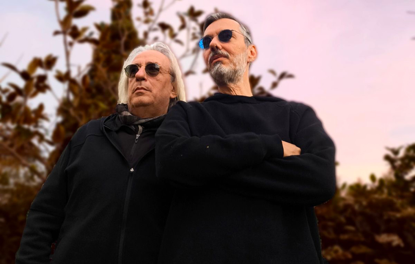 Γιάννης Αγγελάκας και Νίκος Βελιώτης: «ΛΥΚΟΙ ΛΑΪΒ» στο Θέατρο Δόρα Στράτου