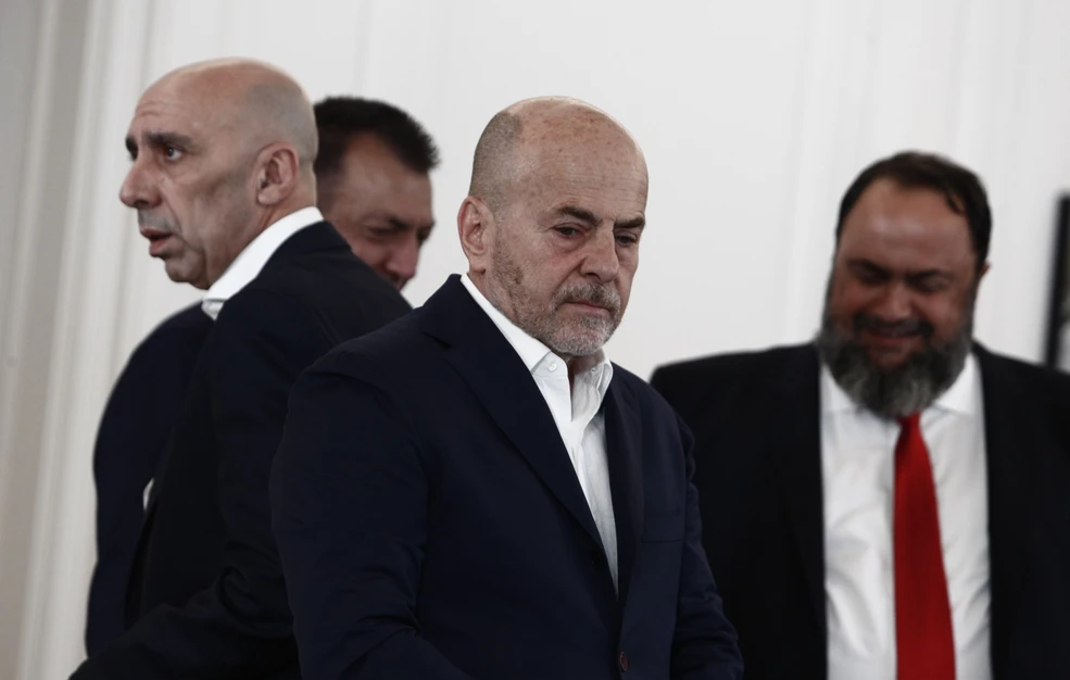 Αδιέξοδο στη Super League: Νέα ισοπαλία στην εκλογή προέδρου μεταξύ Αλαφούζου και Μαρινάκη