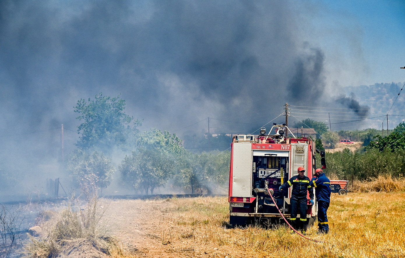Τέσσερις συλλήψεις για φωτιές και παραβάσεις πυροπροστασίας – 30 πυρκαγιές σε ένα 24ωρο