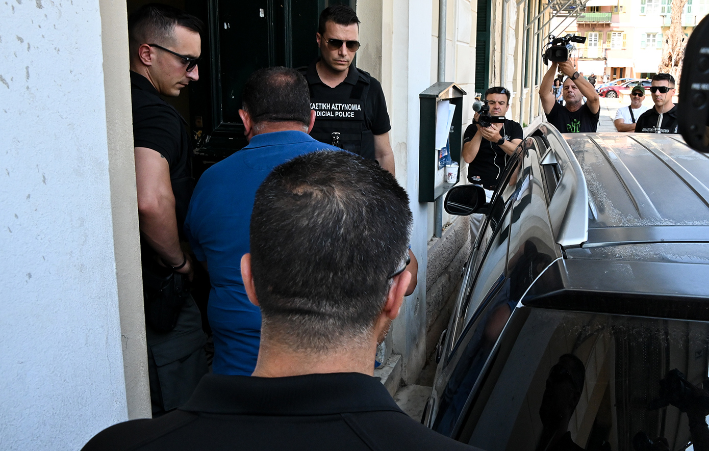 Στα δικαστήρια Ναυπλίου οι αστυνομικοί που συνελήφθησαν για την αιματηρή καταδίωξη του 20χρονου