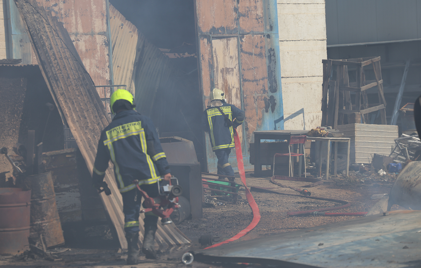 Μεγάλη φωτιά σε εργοστάσιο στον Ασπρόπυργο: Φόβοι για διαρροή προπανίου – Πολλοί τραυματίες, διασωληνωμένοι οι δύο Μεγάλη φωτιά σε εργοστάσιο στον Ασπρόπυργο: Φόβοι για διαρροή προπανίου – Πολλοί τραυματίες, διασωληνωμένοι οι δύο