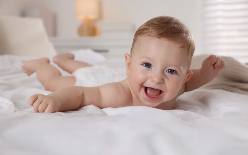 Μωρό και καύσωνας: Πώς να το διατηρήσεις δροσερό στις υψηλές θερμοκρασίες