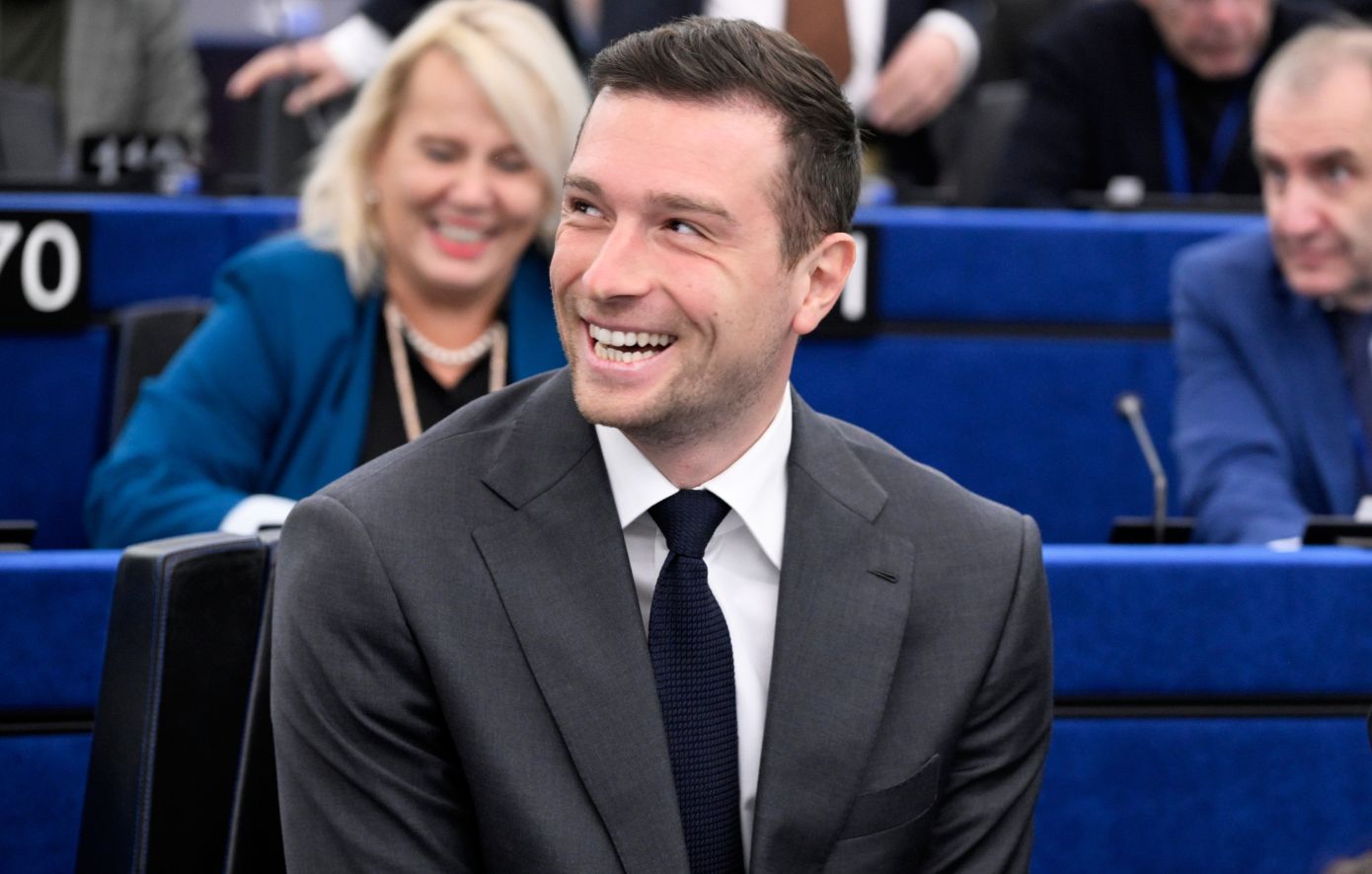 Politico: Άγριο σφυροκόπημα στον ηγέτη της γαλλικής ακροδεξιάς από την Ευρωπαϊκή Εισαγγελία &#8211; Διέταξε εφόδους σε συνεργάτες του