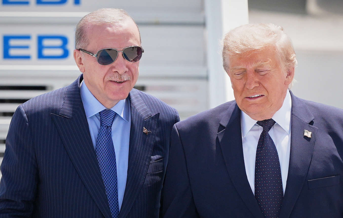 Στην Τουρκία ο Τραμπ για τη σύνοδο του ΝΑΤΟ: Οι αμυντικές δαπάνες, τα F-35 και η Ουκρανία – Παρακολουθεί στενά η Μόσχα Στην Τουρκία ο Τραμπ για τη σύνοδο του ΝΑΤΟ: Οι αμυντικές δαπάνες, τα F-35 και η Ουκρανία – Παρακολουθεί στενά η Μόσχα