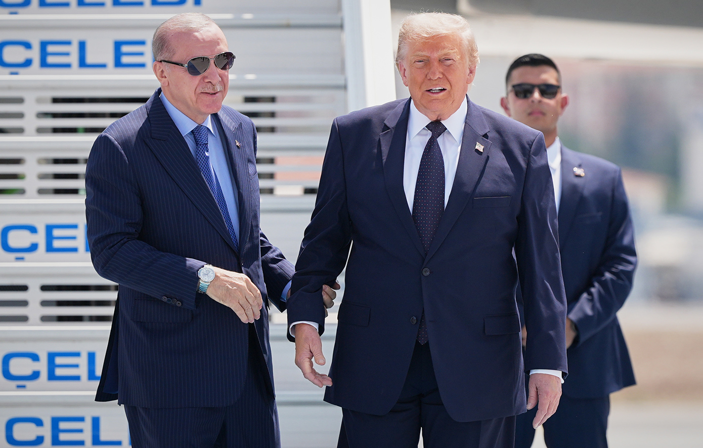 Στην Τουρκία ο Τραμπ για τη σύνοδο του ΝΑΤΟ: Οι αμυντικές δαπάνες, τα F-35 και η Ουκρανία &#8211; Παρακολουθεί στενά η Μόσχα