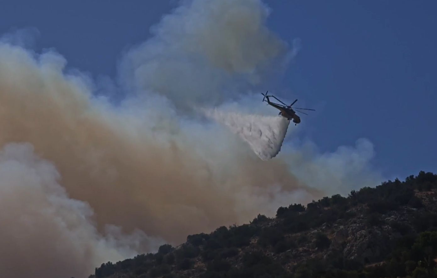 Φωτιά τώρα στην Περιφερειακή Αιγάλεω &#8211; Ήχησε το 112 για εκκένωση περιοχών του Χαϊδαρίου προς Περιστέρι