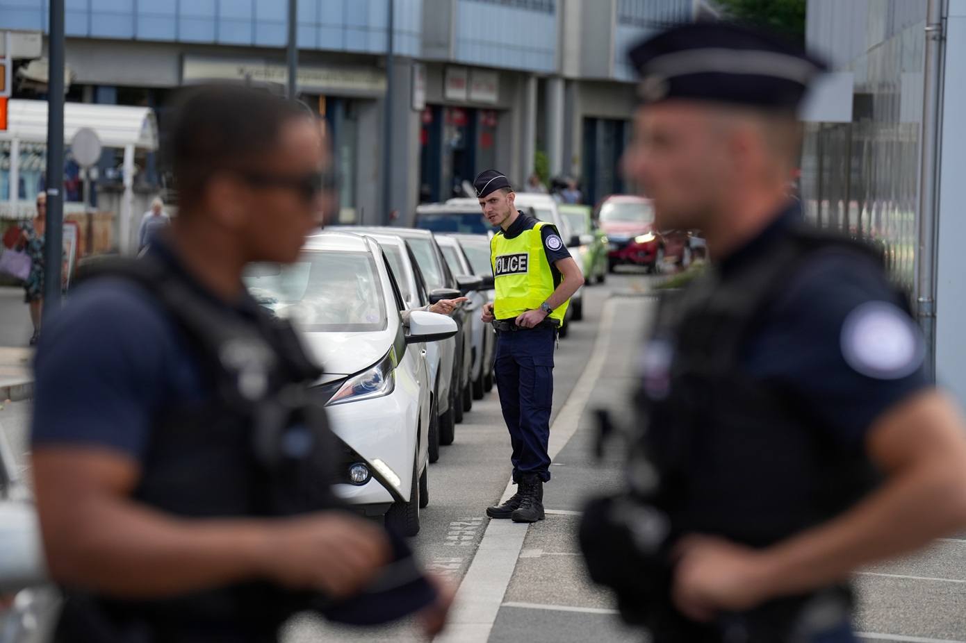 Παρίσι: Ύποπτο όχημα κοντά σε συναγωγή &#8211; Προληπτική εκκένωση 300 κατοίκων