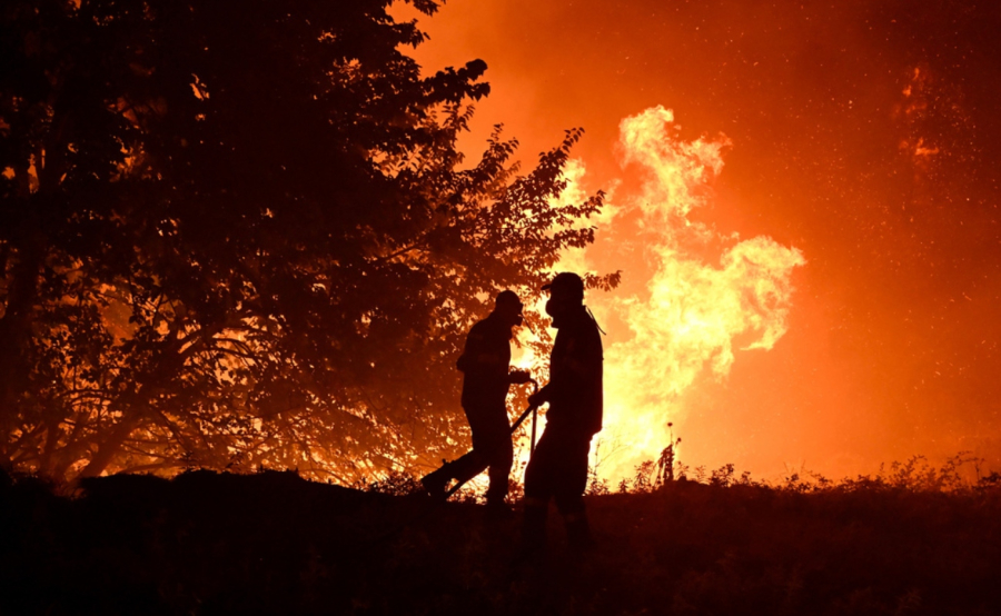 Πύρινη κόλαση στη Γαλλία: Στάχτη 78.000 στρέμματα γης σε οκτώ ημέρες καύσωνα