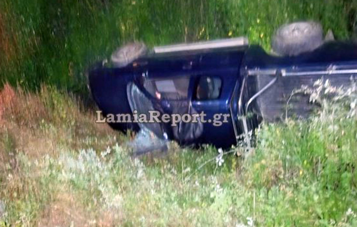 Τροχαίο στη Φθιώτιδα: Αυτοκίνητο εξετράπη της πορείας του, αναποδογύρισε και προσέκρουσε σε δέντρο