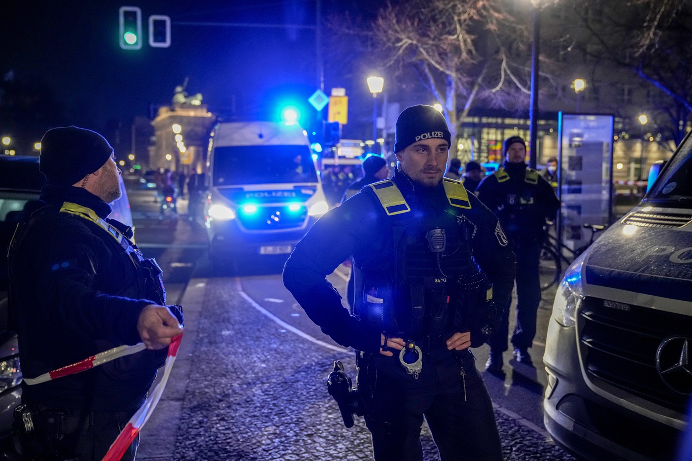 Ένοπλος κρατά όμηρο γυναίκα σε σούπερ μάρκετ στο Βερολίνο