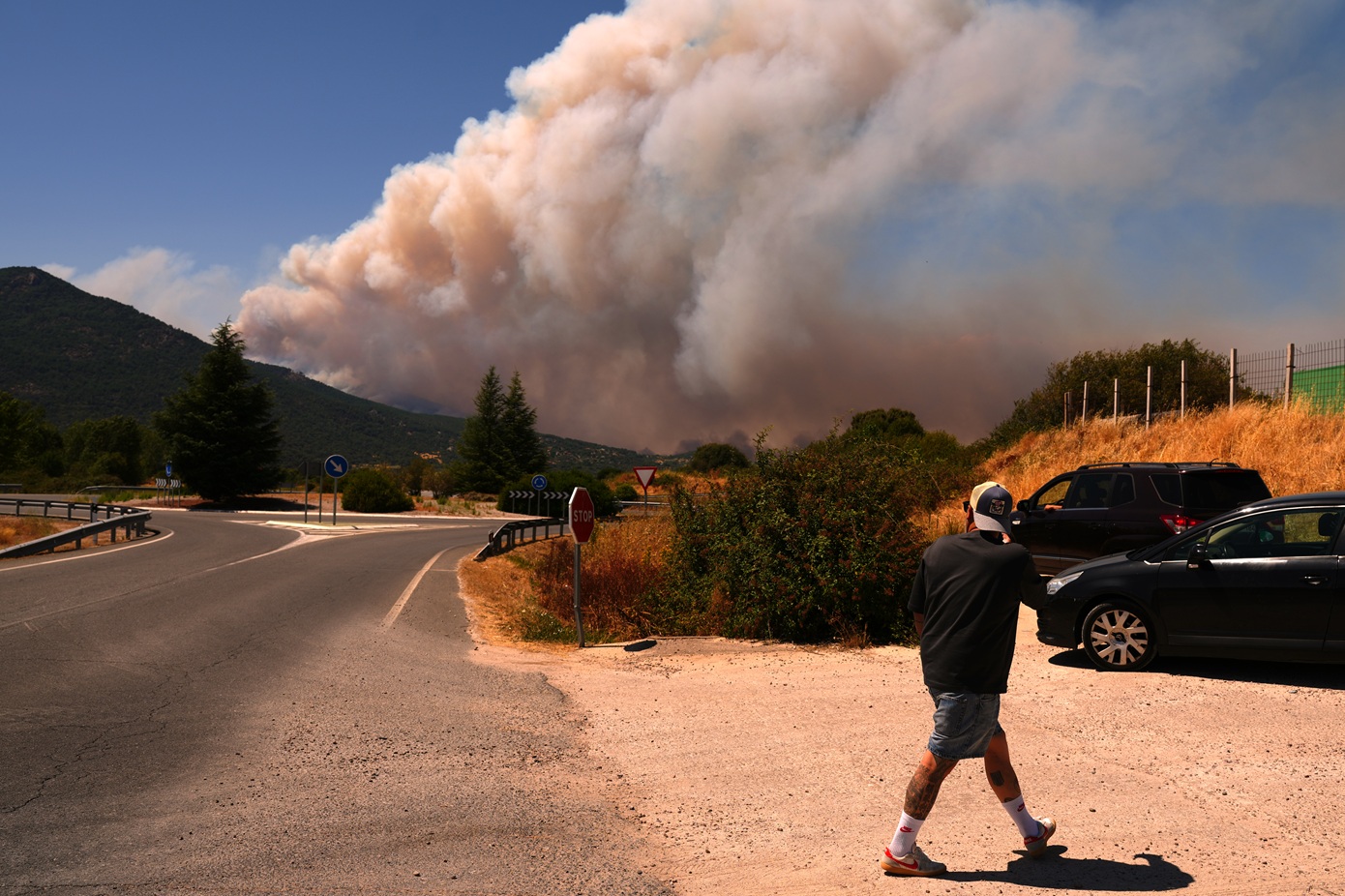 Οι φλόγες έπληξαν εγκαταστάσεις της NASA έξω από τη Μαδρίτη