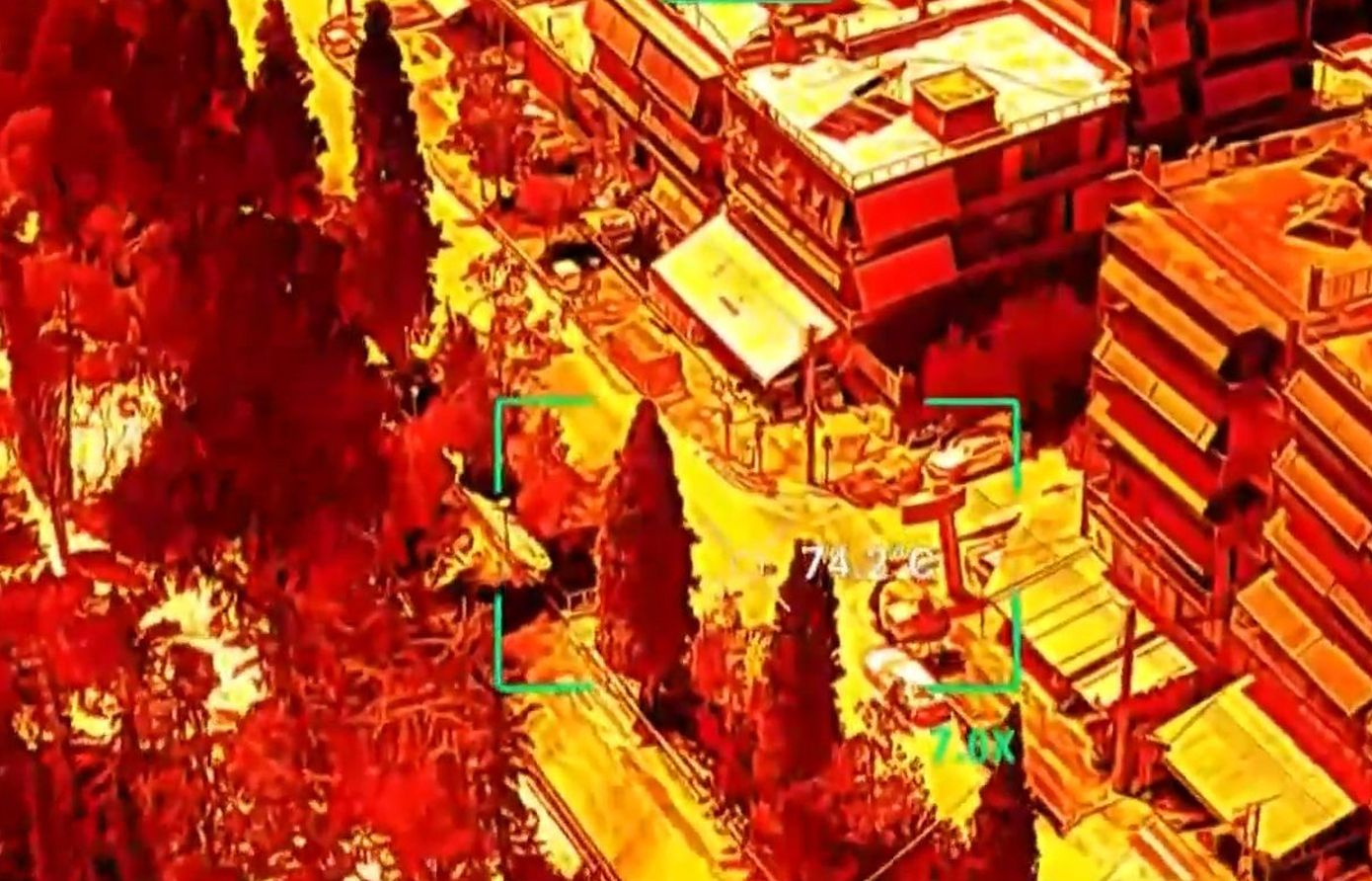 Η άσφαλτος άγγιξε τους 60°C λόγω του καύσωνα στην Αττική, πάνω από 75°C σε ταράτσες και αυτοκίνητα