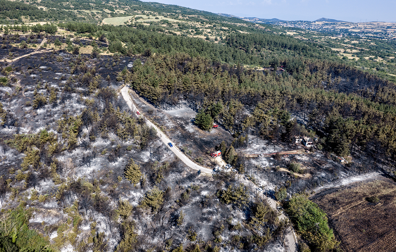 Φωτιά στο Ωραιόκαστρο με δύο νεκρούς Φωτιά στο Ωραιόκαστρο με δύο νεκρούς