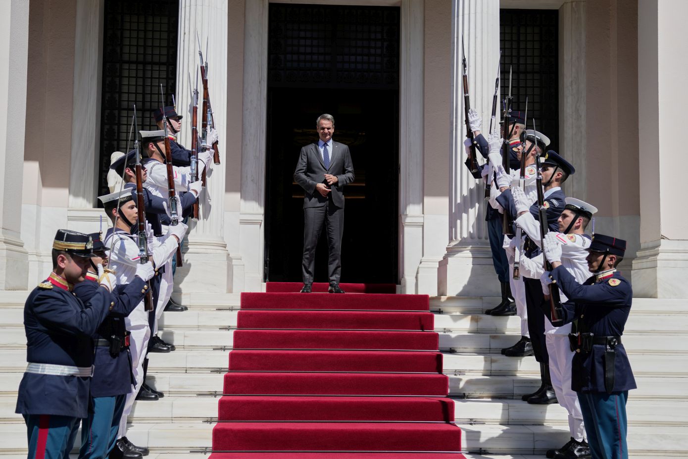 «Σταθερότητα ή εκτροχιασμός»: Το δίλημμα του Κυριάκου Μητσοτάκη απέναντι στη «Βαβέλ» της αντιπολίτευσης