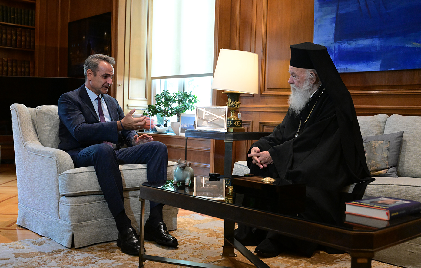 Ιδιωτικό δείπνο χθες το βράδυ του πρωθυπουργού Κυριάκου Μητσοτάκη με τον Αρχιεπίσκοπο Ιερώνυμο στον Λυκαβηττό