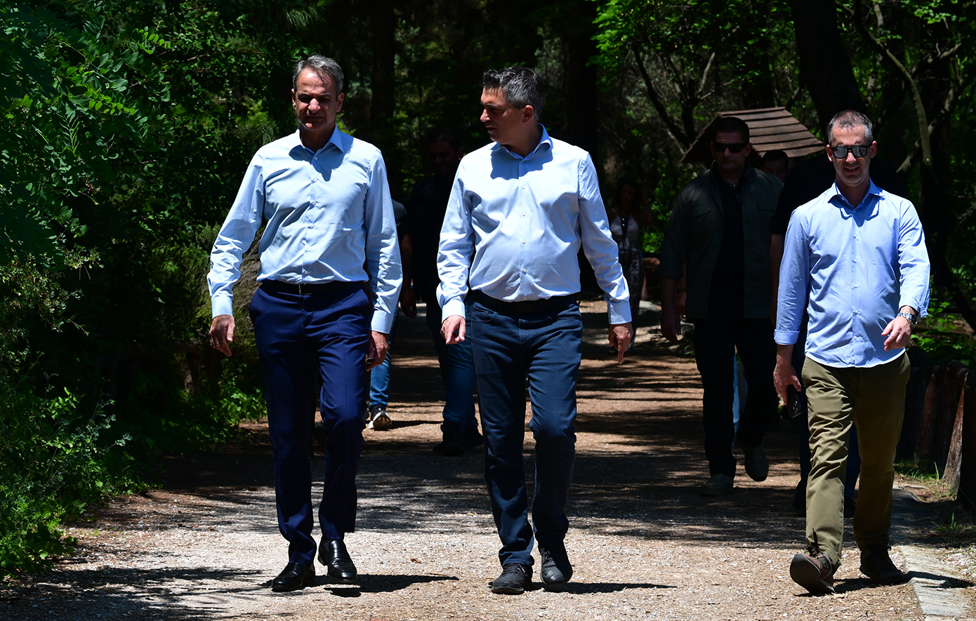 Υπογράφεται η σύμβαση για τον τριπλό κόμβο Σκαραμαγκά παρουσία του πρωθυπουργού Υπογράφεται η σύμβαση για τον τριπλό κόμβο Σκαραμαγκά παρουσία του πρωθυπουργού