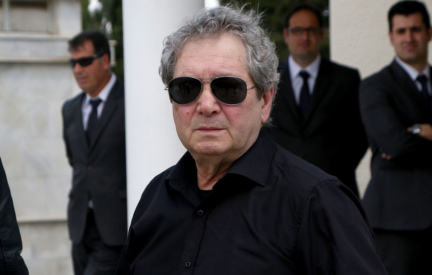 Οργισμένος ο γιος του Μιχάλη Μόσιου: Αισθανόμαστε «βιασμένοι» &#8211; Μέσα στον πόνο μας, είδαμε έναν άνθρωπο να μιλά δημόσια χωρίς τη συγκατάθεση μας