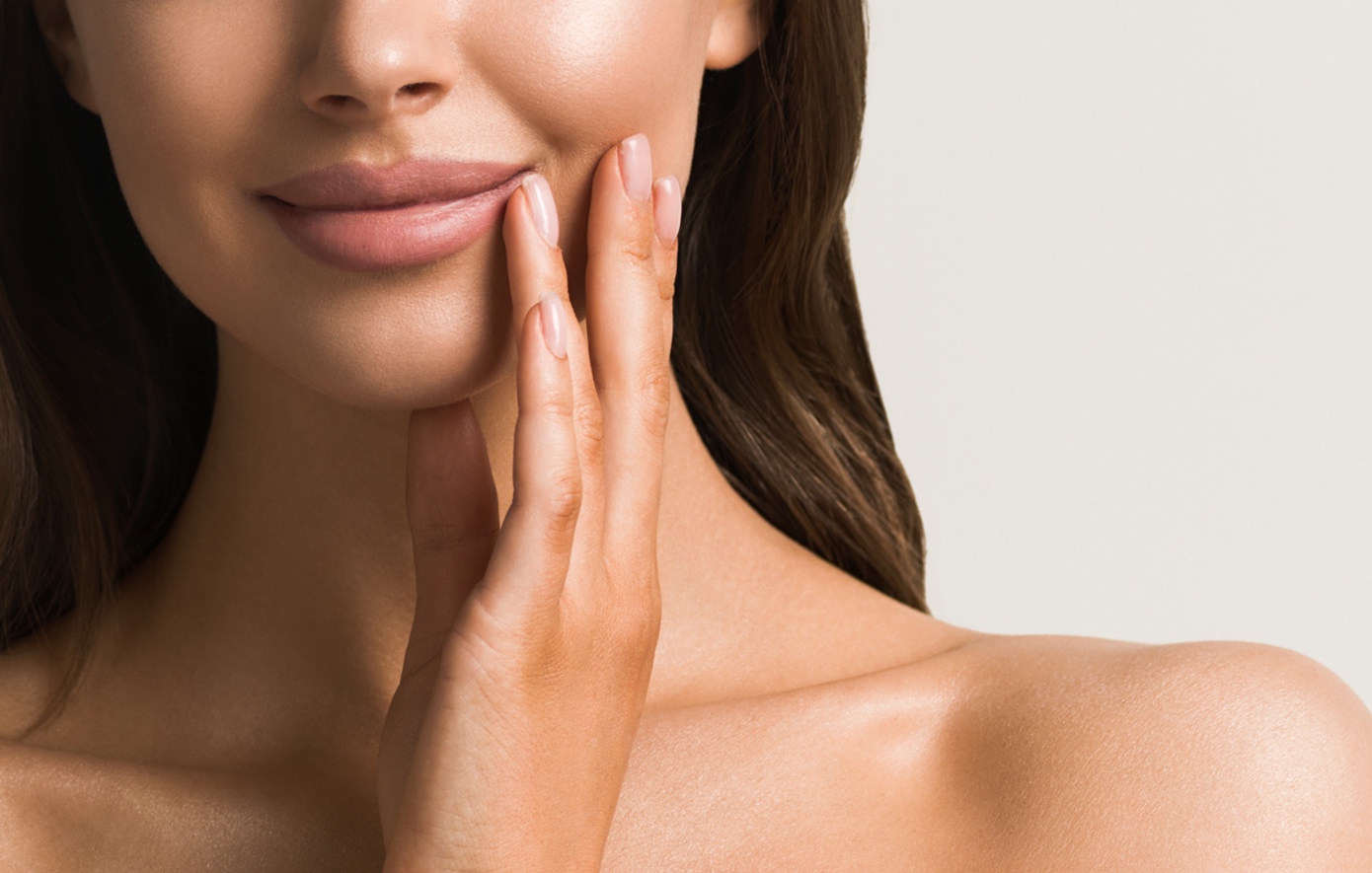 Σημειώστε αυτά τα δύο lip liners αν αγαπάτε τα φυσικά, σαρκώδη χείλη