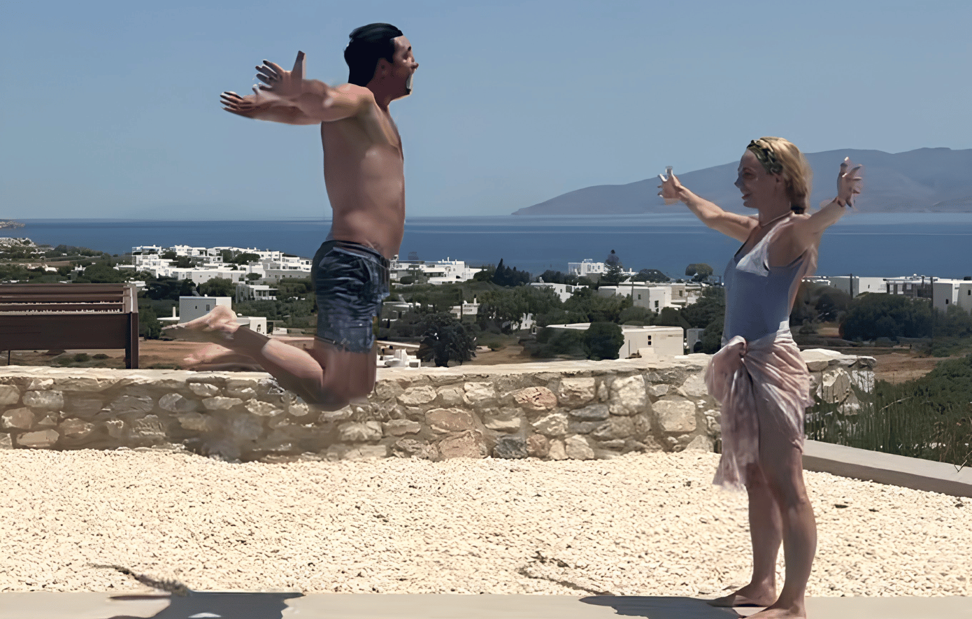 Ντορέττα Παπαδημητρίου: Το βίντεο από την πισίνα με τον Γιώργο Γεροντιδάκη στις διακοπές τους στην Πάρο