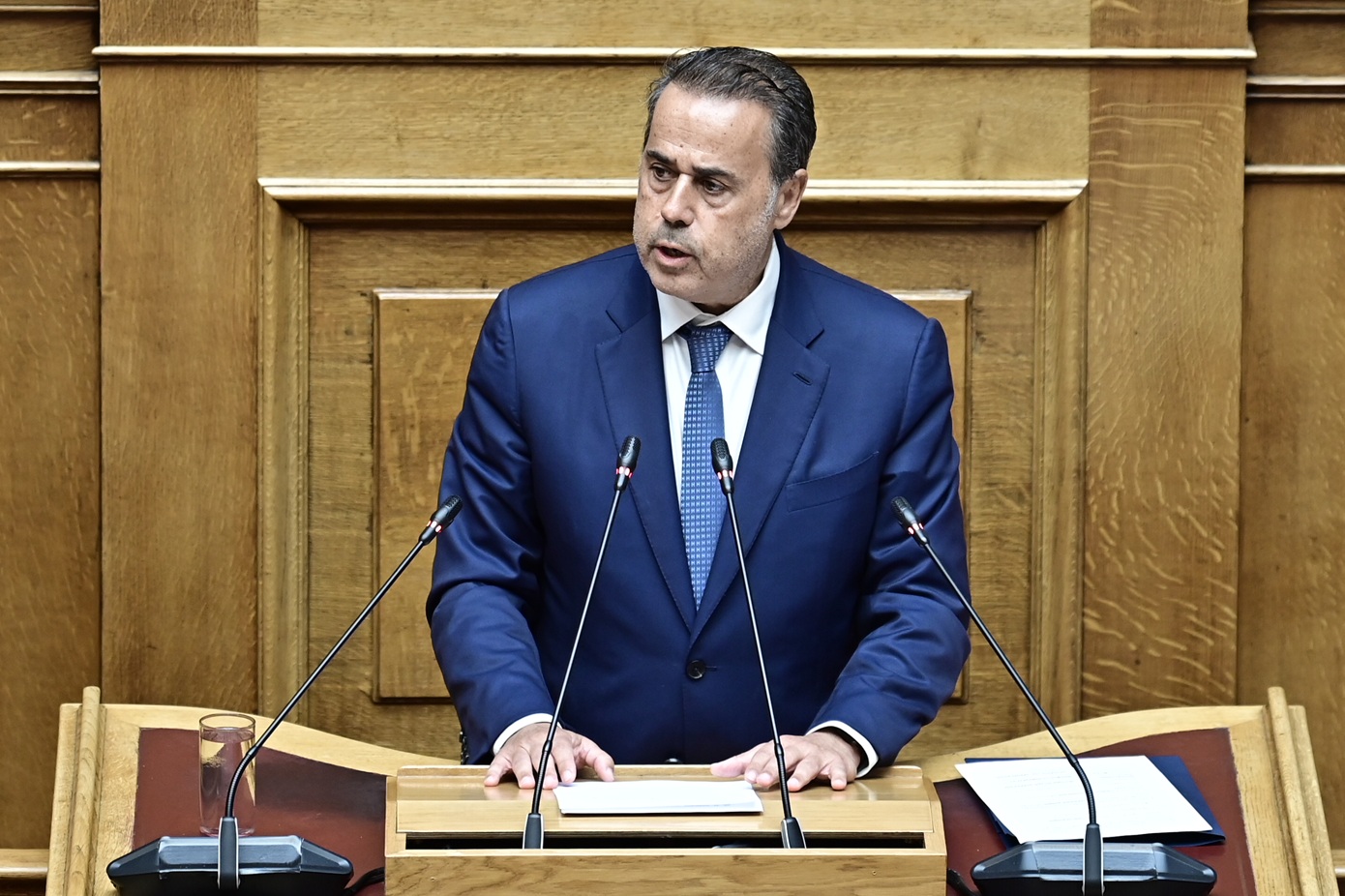 Παπασταύρου στη Βουλή: Όποιος λέει «όχι» στο νομοσχέδιο για το νερό λέει ταυτόχρονα «ναι» στα πεπαλαιωμένα δίκτυα